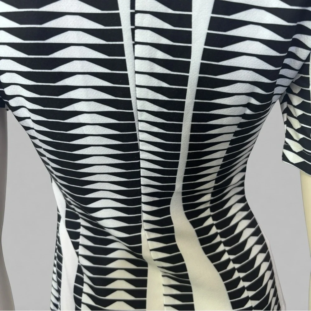 La Pateau Black and White‎ Geometric Patterned Body Con Dress S/M